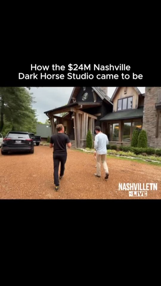 Walking up the drive to the Dark Horse estate in Franklin